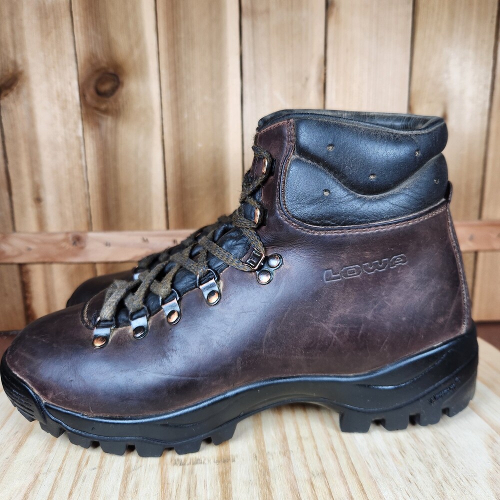 Vintage Lowa Boots Mens 7.5 H Hiking Leather Vibram Hunting Germany 90s Outdoor